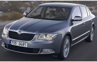 Maßgeschneiderter Kofferbausatz für Skoda Superb touring (2008 - 2015)